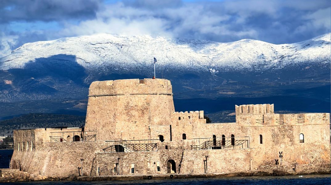 Βροχοπτώσεις και «τσουχτερό» κρύο την Πέμπτη - Οι περιοχές που θα «ντυθούν» στα λευκά