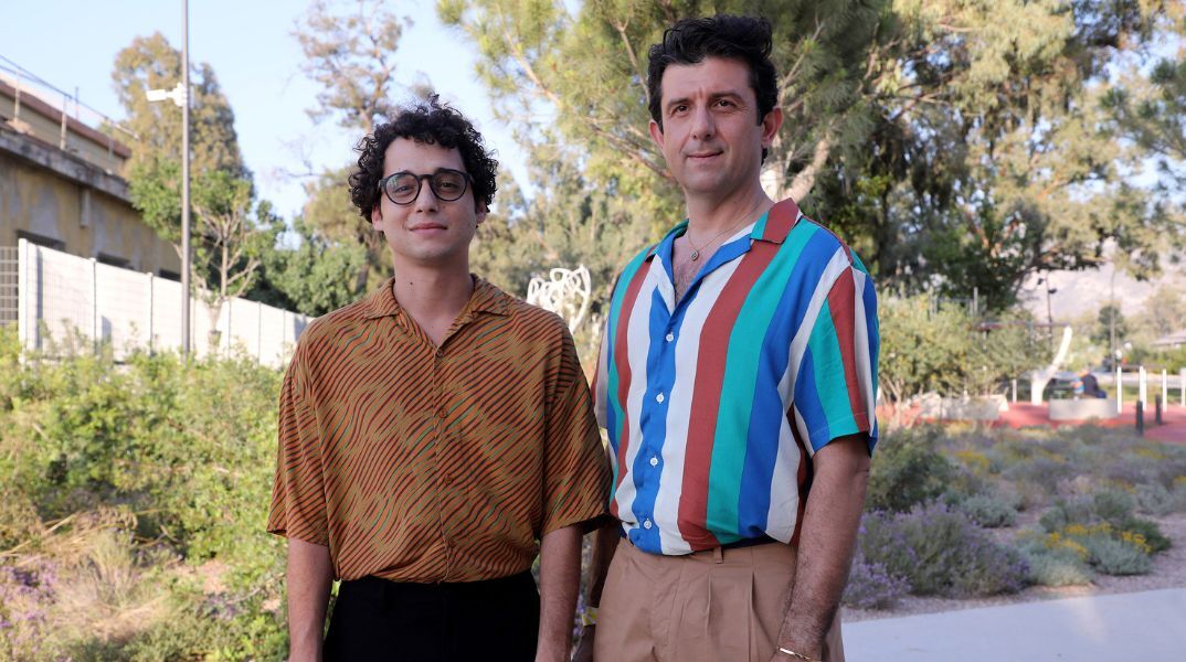 Μιχάλης Οικονόμου: Ο γνωστός ηθοποιός σχολιάζει το νομοσχέδιο για τον γάμο των ομόφυλων ζευγαριών - Τι λέει για τον πολιτικό γάμο και την τεκνοθεσία.