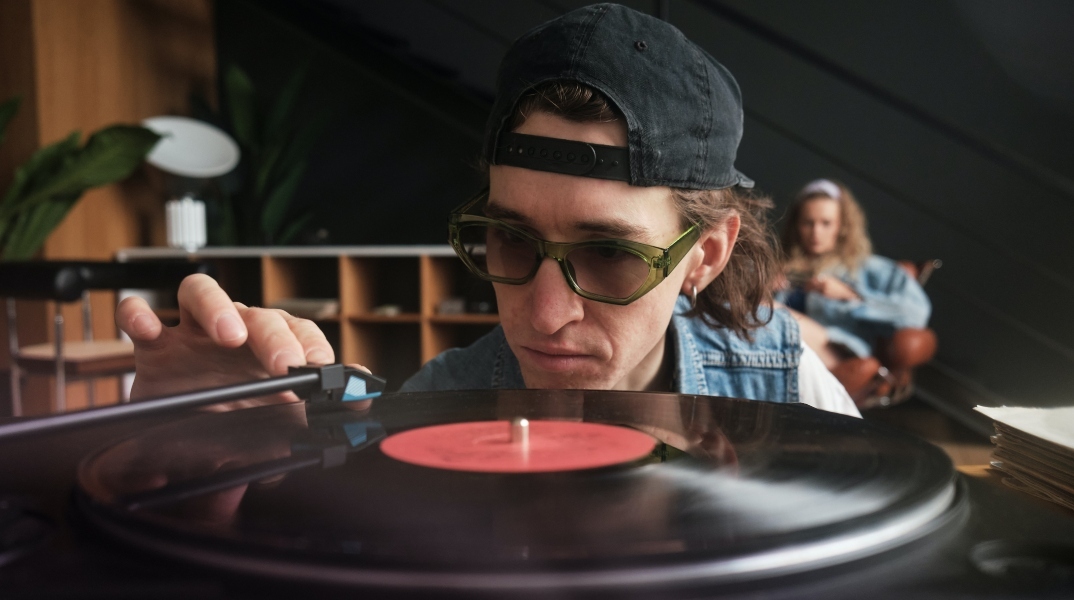 Δίσκοι βινυλίου: Οι πραγματικοί αριθμοί, τα προβλήματα στην παραγωγή, οι συλλέκτες και η περιβαλλοντική επιβάρυνση