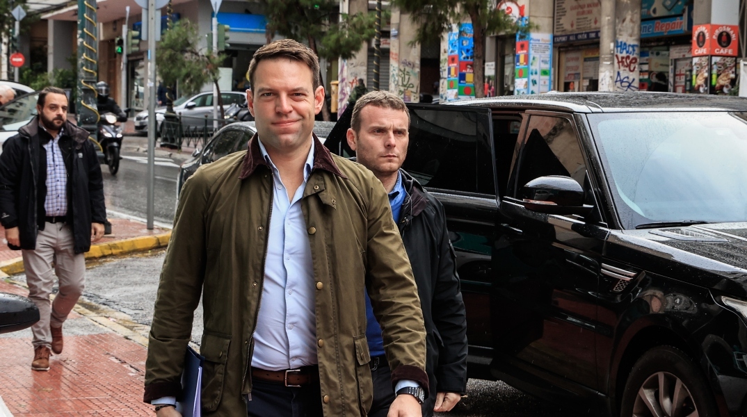 Συνομιλώντας με την ιστορία