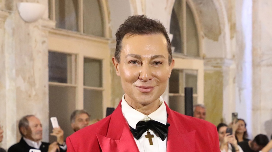 O σχεδιαστής μόδας, Βασίλειος Κωστέτσος