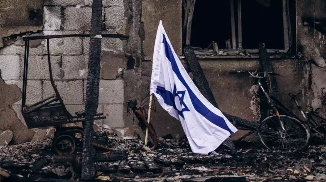 Ισραηλινή σημαία σε χαλάσματα