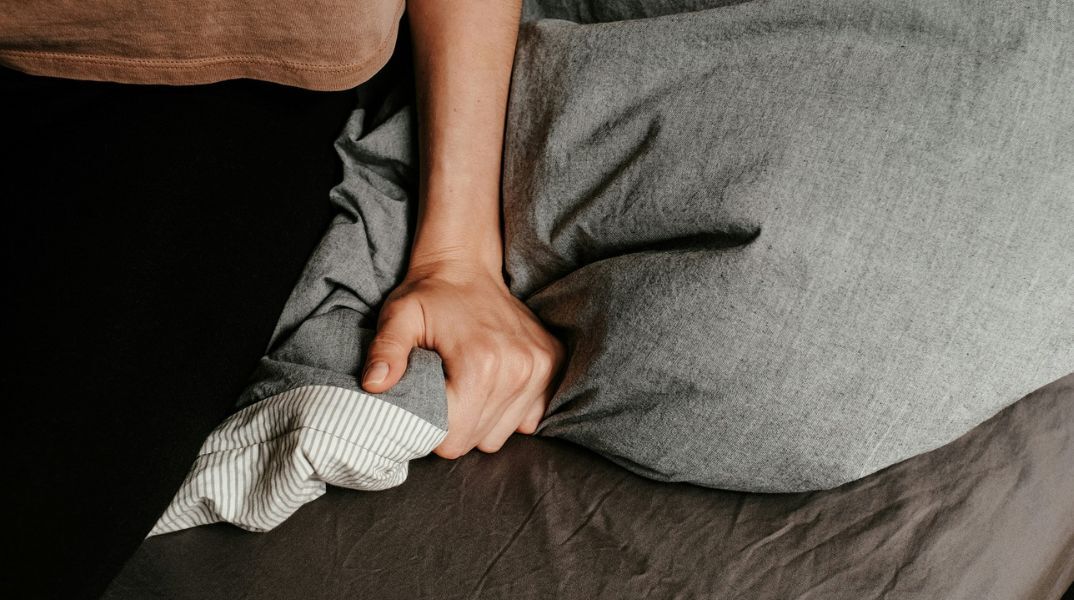 Νέα υπόθεση μαστροπείας με ανήλικα θύματα: Οδηγούνται στον εισαγγελέα δύο άτομα που συνελήφθησαν για εμπλοκή με το κύκλωμα παιδοβιαστών.