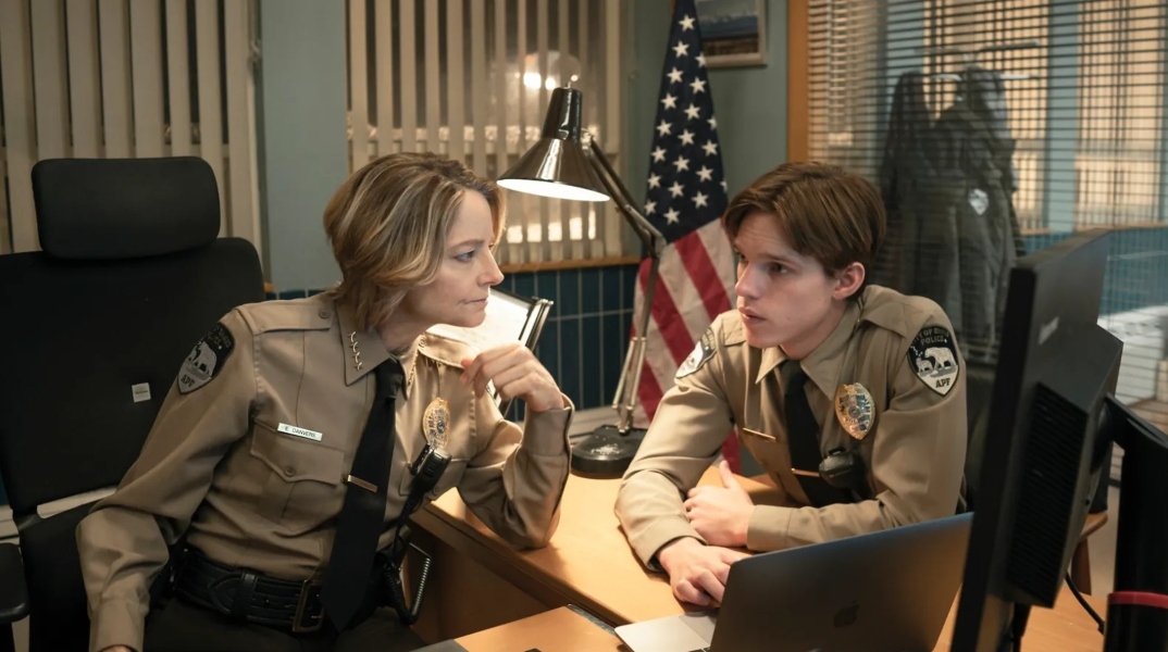 True Detective: Night Country - Οι πρώτες εντυπώσεις από την τέταρτη σεζόν της σειράς με την Τζόντι Φόστερ και την Κάλι Ράις στους πρωταγωνιστικούς ρόλους