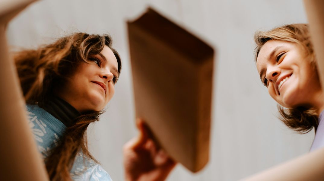 27ο Παζάρι Βιβλίου 2024 στην πλατεία Κλαυθμώνος: Από την Παρασκευή 26 Ιανουαρίου έως και την Κυριακή 18 Φεβρουαρίου - Πάνω από 8.500 τίτλοι σε τιμές - έκπληξη.