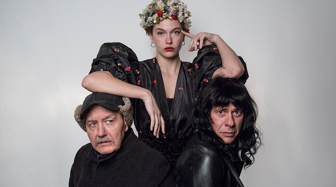 «Οι δύο χέστηδες»: Η νέα παράσταση του Βασίλη Παπαβασιλείου στο Θάτρο Τέχνης Κάρολος Κουν