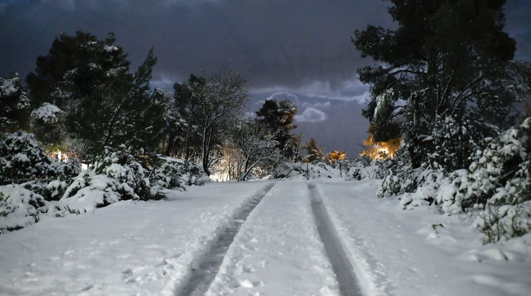 Καιρός σήμερα: Έρχονται τα χιόνια - Το έκτακτο δελτίο της ΕΜΥ