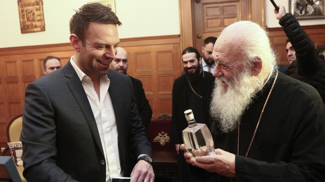 Η «ορθόδοξη» αυτοκρατορία αντεπιτίθεται