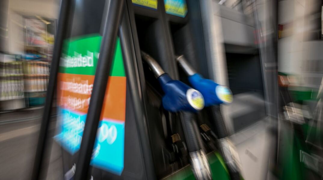 Ληστής τραυμάτισε με μαχαίρι υπάλληλο βενζινάδικου στην Πετρούπολη