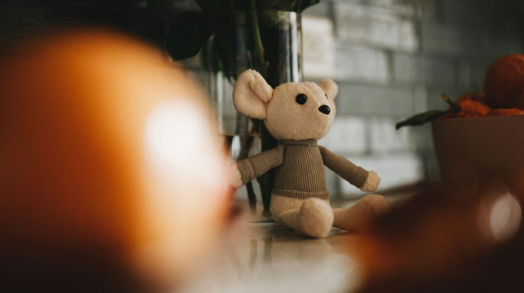 Για κακούργημα διώκεται η 26χρονη παρακολουθούσε τον πρώην σύζυγό της μέσω λούτρινου