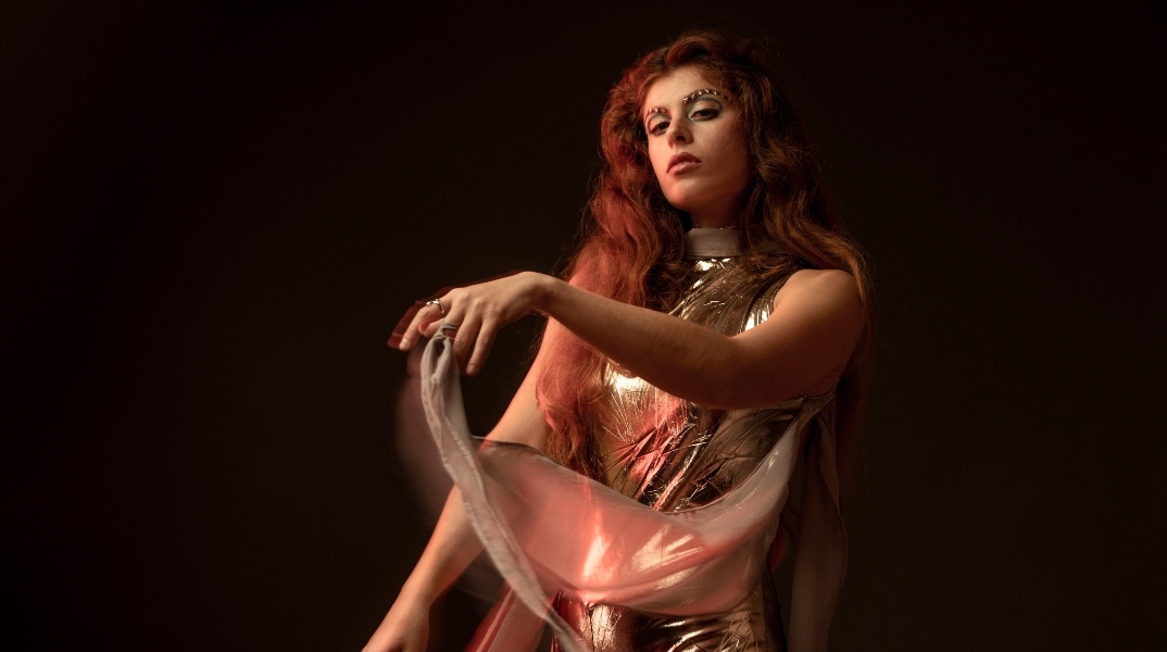 Molyneaux: Η τραγουδίστρια μιλάει στην Athens Voice για τη νέα της κυκλοφορία «Intimacy Without Obsession»