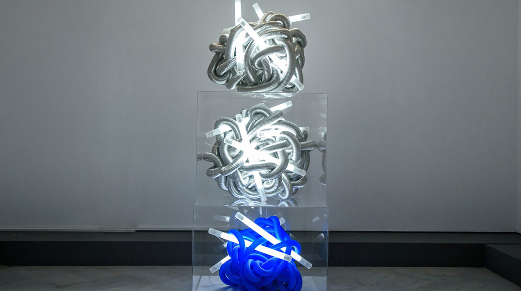 Στέργιος Στάμου: «Γόρδιοι δεσμοί» στην Πινακοθήκη Δήμου Αθηναίων