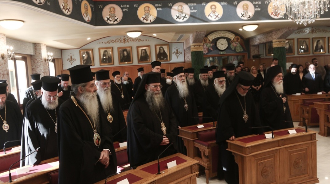 Στιγμιότυπο από τη Διαρκή Ιερά Σύνοδο