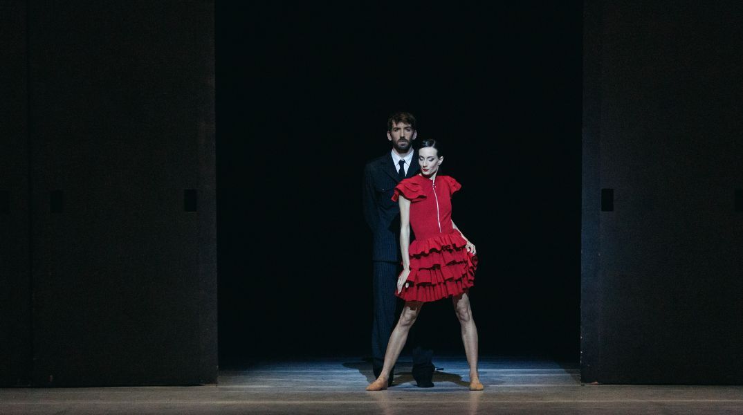 Εθνική Λυρική Σκηνή: Το Μπαλέτο της ΕΛΣ σε μια νέα παραγωγή της «Κάρμεν», σε χορογραφία του σπουδαίου Γιόαν Ίνγκερ - Για έξι μοναδικές παραστάσεις.