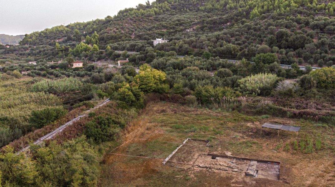 ΥΠΠΟ: Σημαντικά στοιχεία για το μνημειακό οικοδόμημα που ανακαλύφθηκε το 2022 στο Κλειδί Σαμικού - Πρόκειται για ναό του 6ου αιώνα π.Χ.