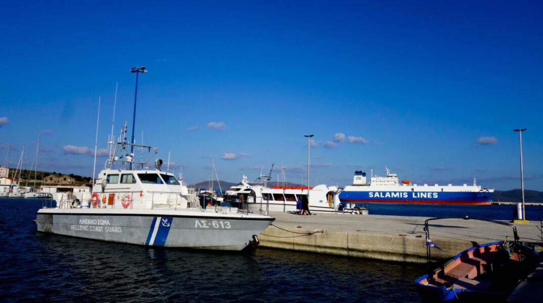 Μπλέχτηκαν οι άγκυρες φορτηγού πλοίου και κρουαζιερόπλοιου στο Λαύριο