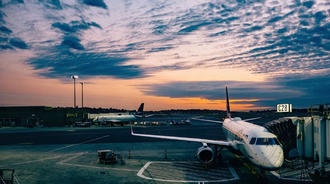 Τουρισμός: Ιστορικό ρεκόρ το 2023 για τα αεροδρόμια 