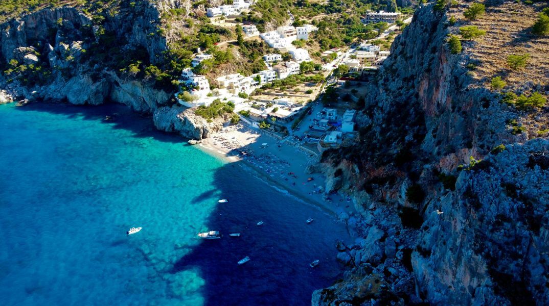 Ανάμεσα στους καλύτερους προορισμούς της Ευρώπης η Κάρπαθος για το 2024, σύμφωνα με διεθνή ΜΜΕ - Άρθρα σε Guardian, Evening Standard και ταξιδιωτικές σελίδες.