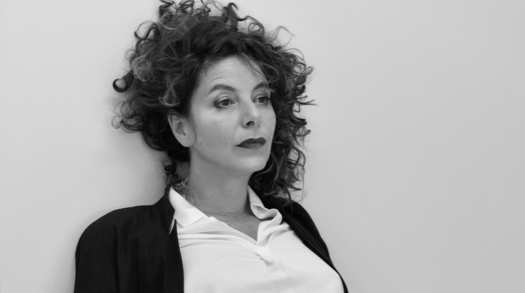 Η σκηνοθέτρια Ελλη Παπακωνσταντίνου