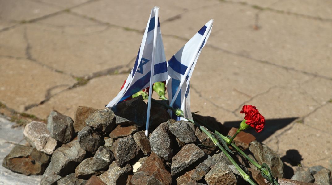 Κεντρικό Ισραηλιτικό Συμβούλιο Ελλάδος: Το μήνυμά του για την Ημέρα Μνήμης Ολοκαυτώματος - 79 χρόνια μετά, το γιατί παραμένει αναπάντητο και βαθαίνει το τραύμα.