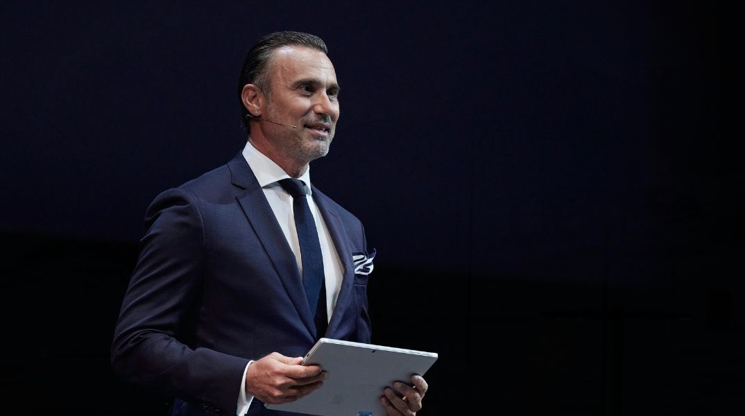 Στηρίζει τον Νταλάρα ο Καπουτζίδης