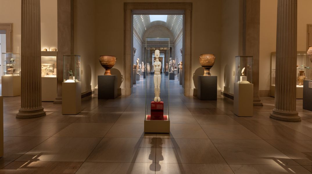 Aνοίγει στο Μητροπολιτικό Μουσείο Τέχνης της Νέας Υόρκης η έκθεση 161 αρχαιοτήτων της συλλογής Στερν - Συμφωνία με το ΥΠΠΟ και το Μουσείο Κυκλαδικής Τέχνης.