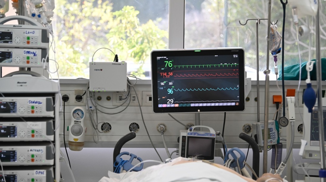 Μόνιτορ με παλμούς σε ΜΕΘ νοσοκομείου