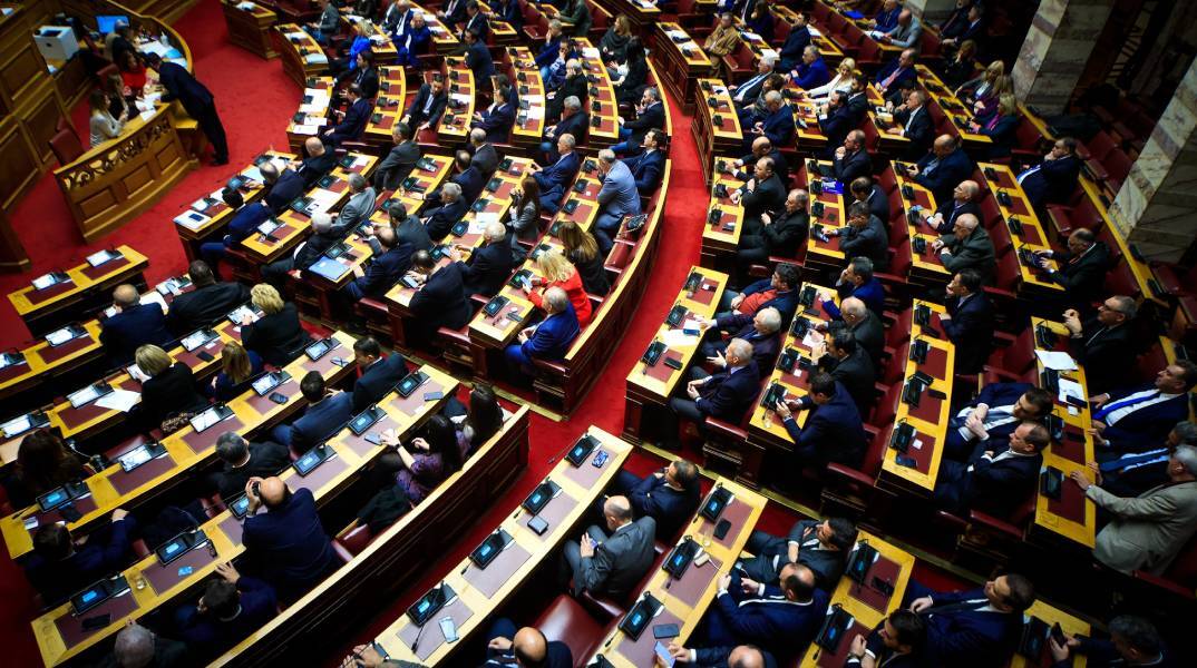 Συζήτηση και ψηφοφορία στην Ολομέλεια της Βουλής  για την επιστολική ψήφο