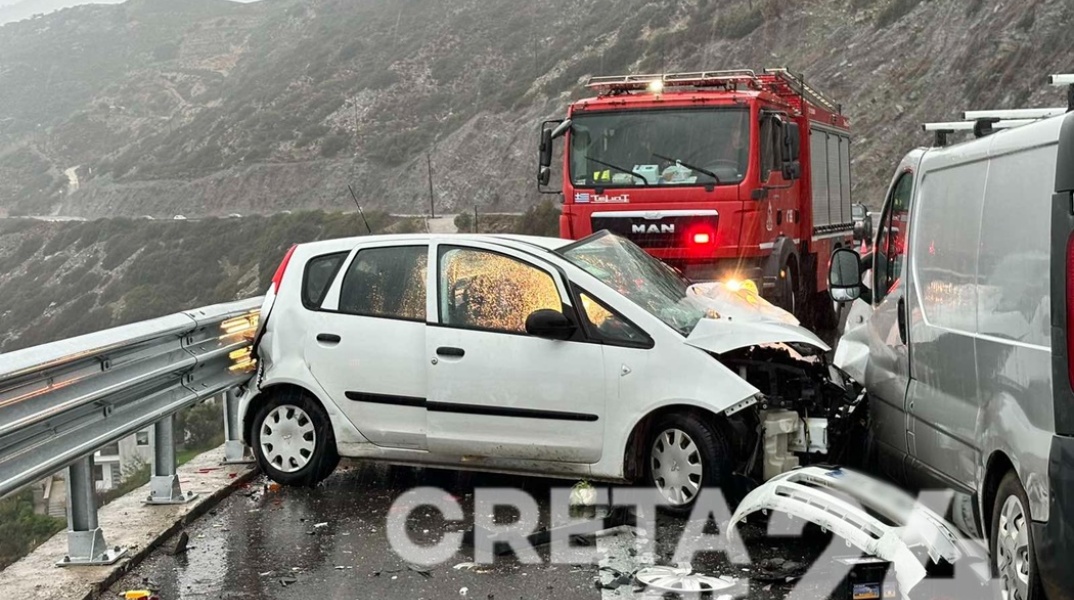 Τροχαίο ατύχημα με τρεις τραυματίες - Ανάμεσα τους ένα αγοράκι 2 ετών