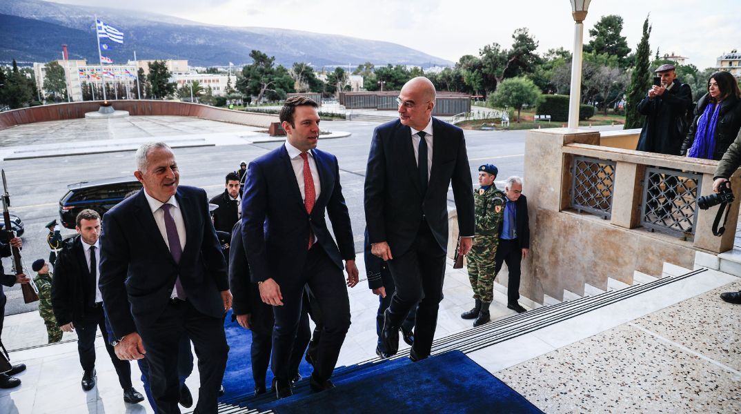 Κασσελάκης: Πήγε στο Πεντάγωνο και ενημερώθηκε από Δένδια