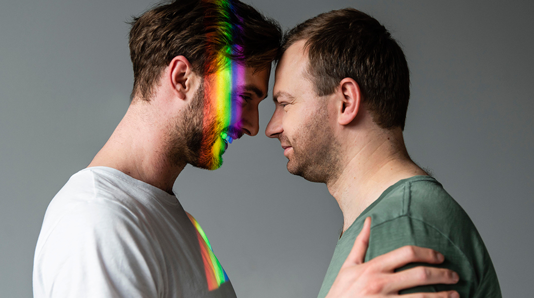 Γάμος ομοφύλων: η ατζέντα, ο κυνόδοντας & οι ίσες ευκαιρίες…