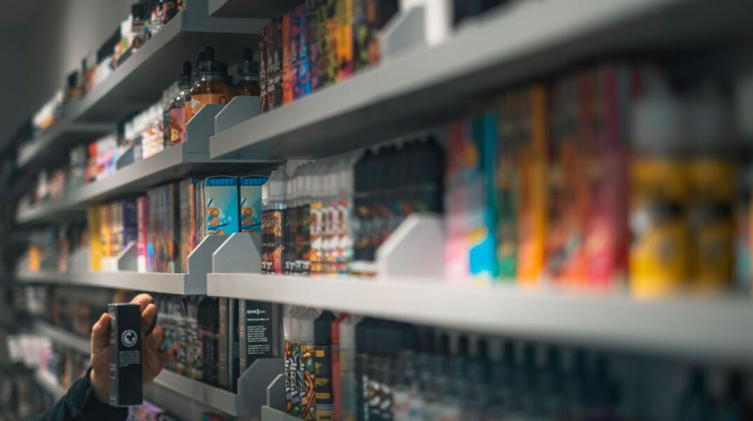 Τέλος τα vapes στη Μεγάλη Βρετανία με εντολή Σούνακ