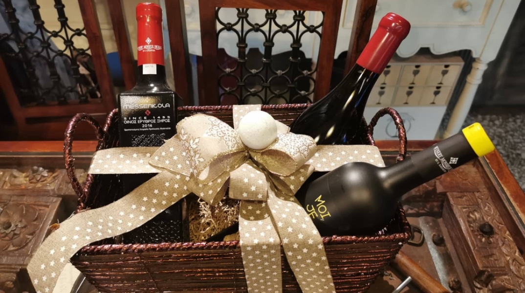 Γιορτάζουμε την ημέρα του Αγίου Βαλεντίνου με  κρασιά από τον Μεσενικόλα Καρδίτσας