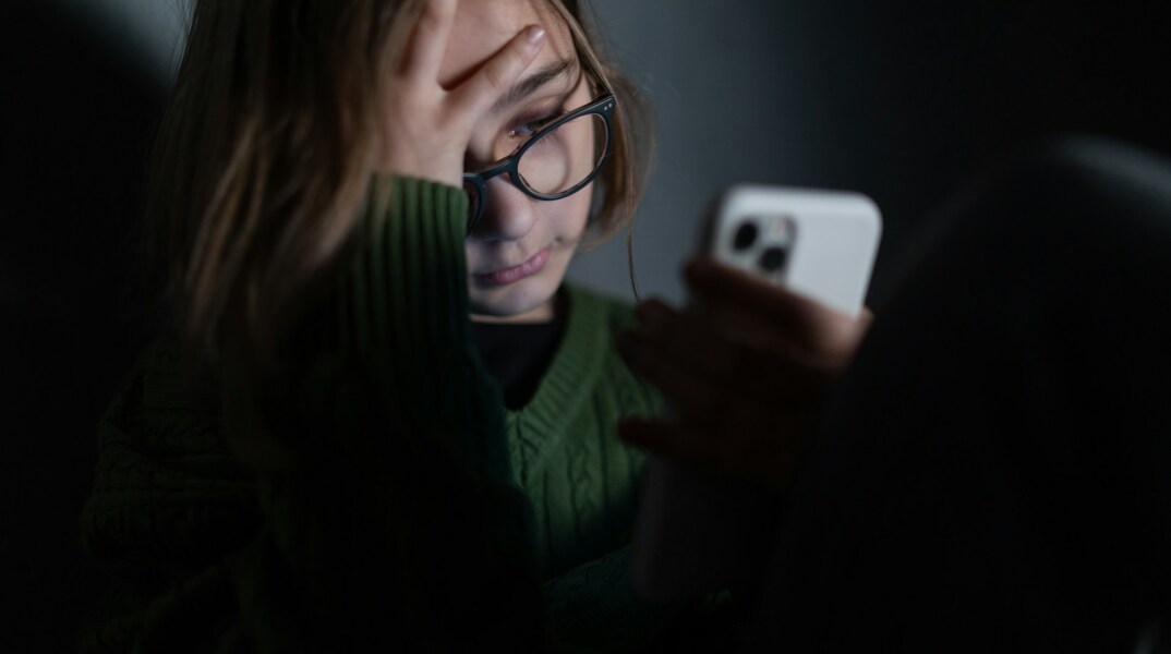 Θεσσαλονίκη: Ανάγκαζε 13χρονη να του στέλνει γυμνές φωτογραφίες