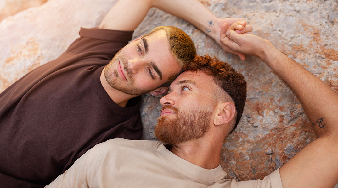 Πέρα από τα δικαιώματα: για τα ομόφυλα ζευγάρια