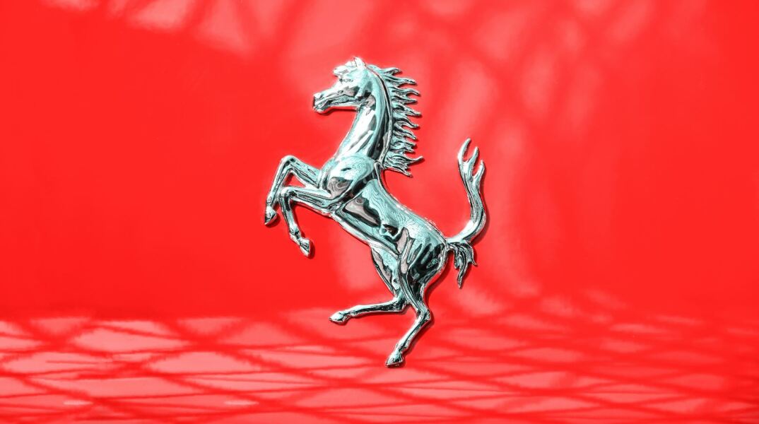 Η Ferrari αύξησε την αξία της κατά επτά δισ. μετά τη συμφωνία με τον Χάμιλτον
