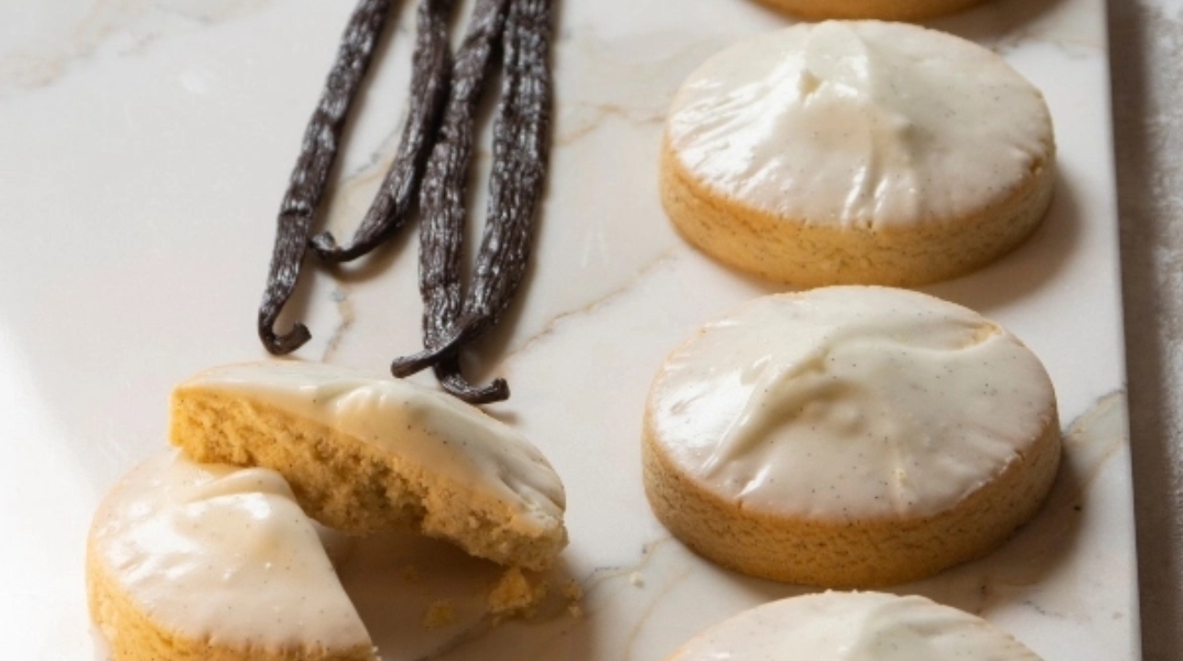 Μπισκότα με γλάσο βανίλιας