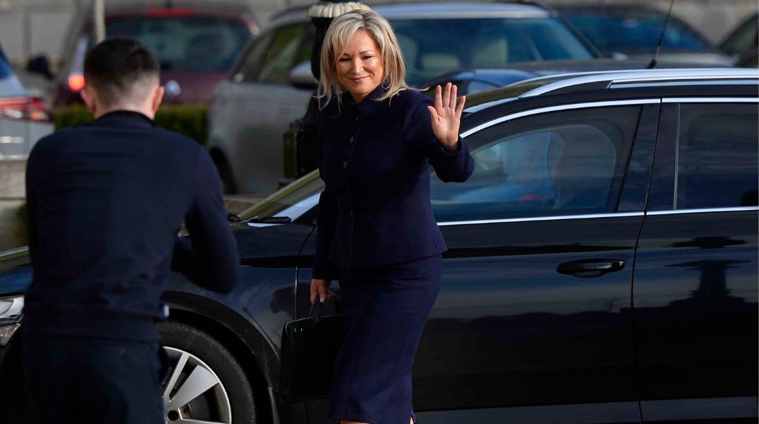 Βόρεια Ιρλανδία: Το κοινοβούλιο διόρισε για πρώτη φορά Πρώτη Υπουργό προερχόμενη από το Σιν Φέιν - Αλλαγή συσχετισμών στις πολιτικές ισορροπίες. 