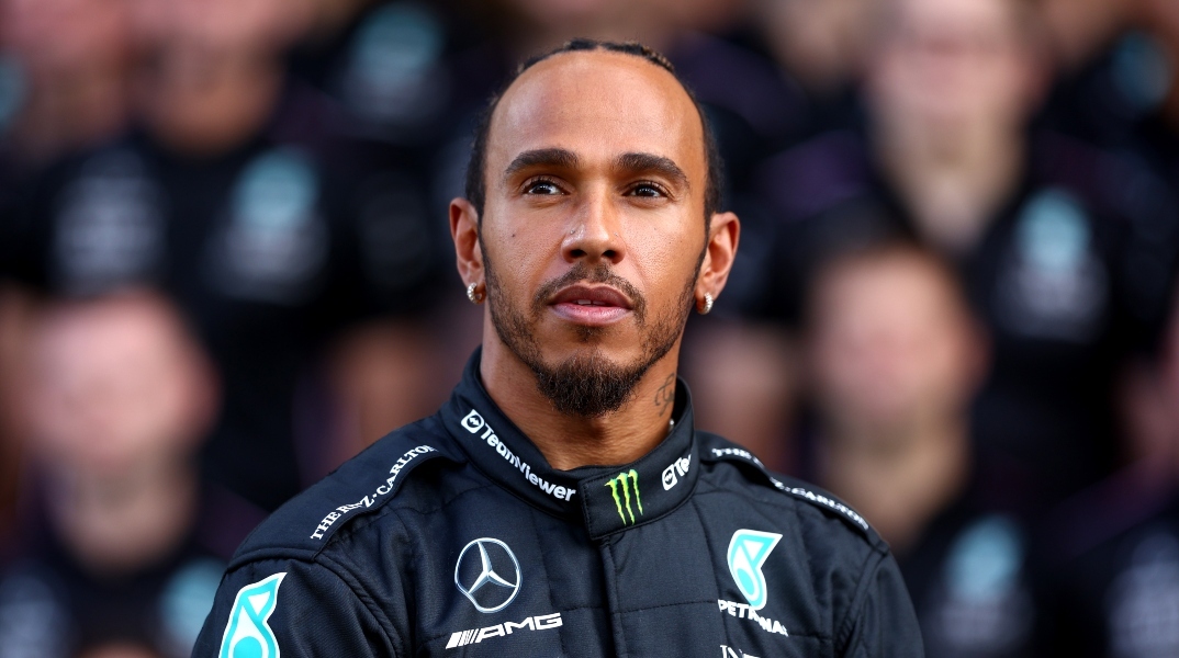 Λιούις Χάμιλτον: Ένας «ιππότης» στο τιμόνι της Ferrari 