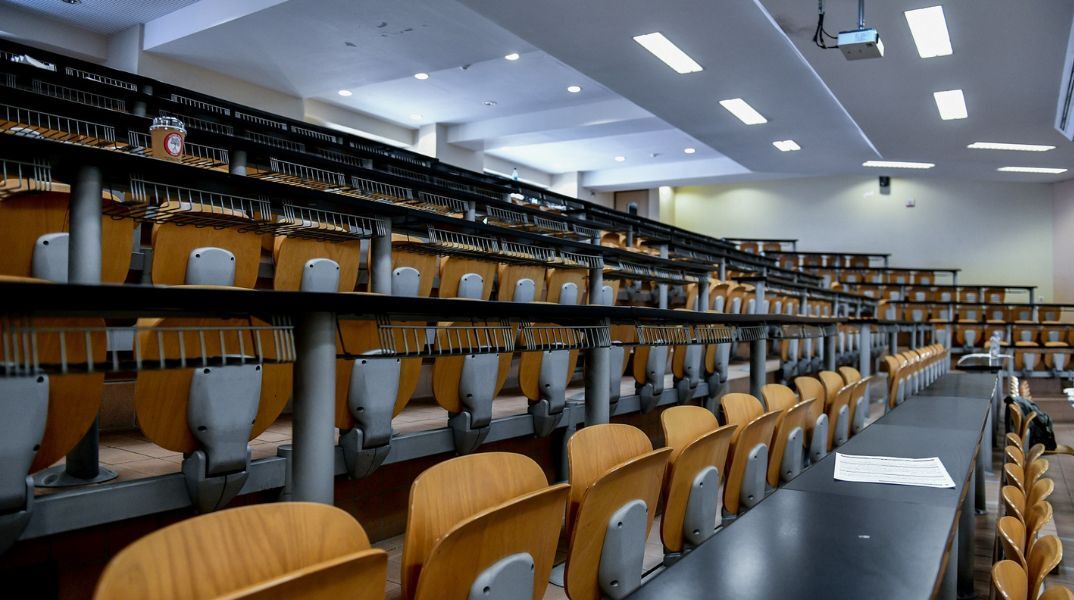 Πανεπιστήμια: Εβδομάδα εξελίξεων - Στάση αναμονής για την εξεταστική - Τι θα κάνουν οι φοιτητικοί σύλλογοι - Υπό τον «φόβο» του Chat GPT οι καθηγητές.