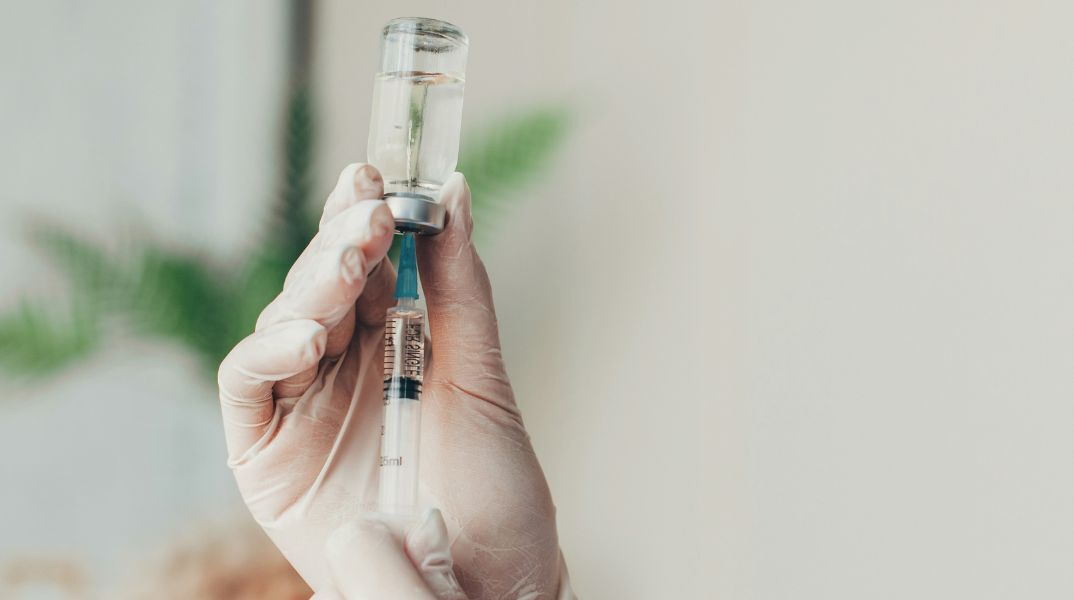 Καρκίνος: Χορήγηση πρωτοποριακού εμβολίου mRNA σε ασθενείς στο Ηνωμένο Βασίλειο - Η κλινική δοκιμή θα αξιολογήσει την αποτελεσματικότητα της θεραπείας.