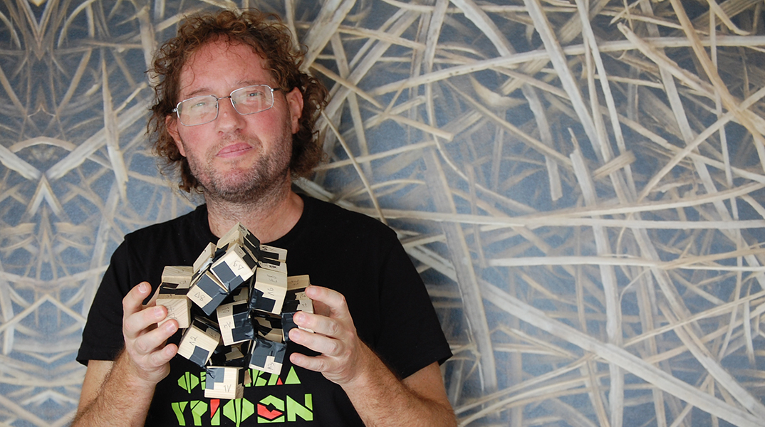 Το γριφώδες σύμπαν του Πανταζή Χούλη