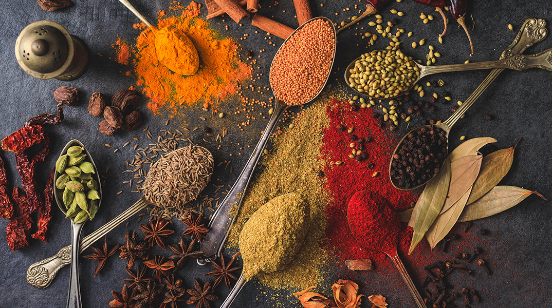 Κατσαρόλες με βιβλία: Συνταγές από την ανατολίτικη κουζίνα