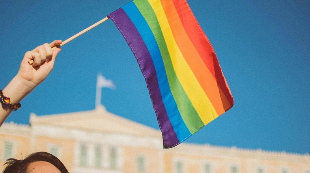 Ομόφυλα άτομα μοιράζονται σκέψεις για το νέο νομοσχέδιο