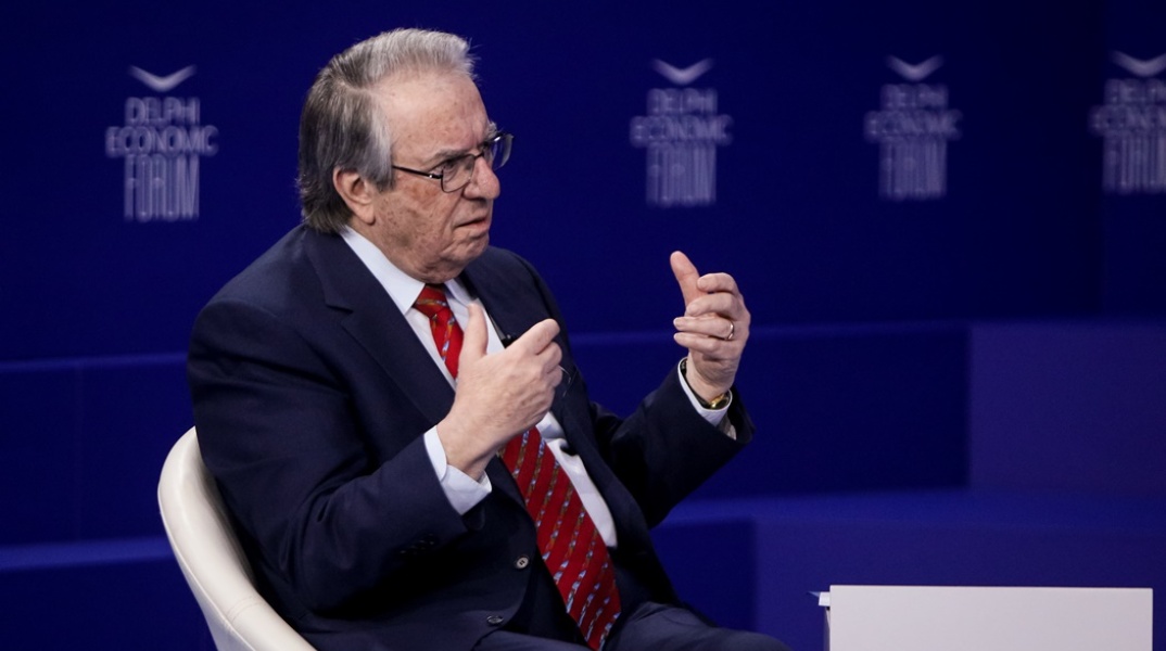 Ο Γιώργος Μπαμπινιώτης