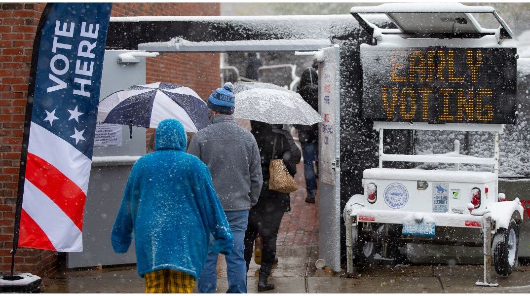 Τι προβλέπει για τις αμερικανικές εκλογές ο άνθρωπος «που πέφτει μέσα» από το 1984 
