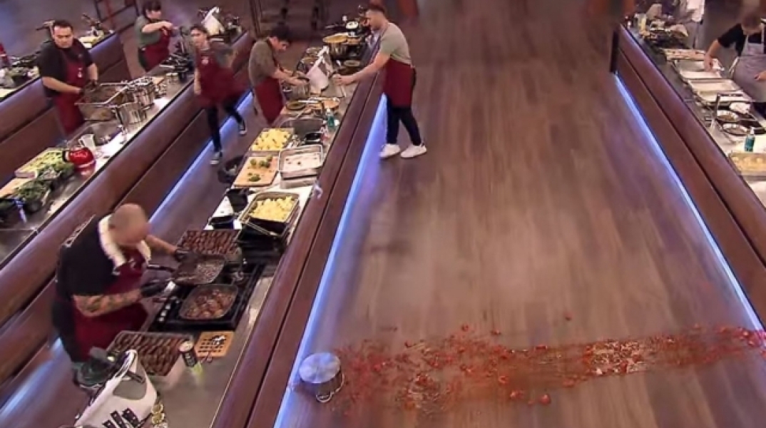 MasterChef 2024: «Όλα πάνε ρολόι, είμαι τέλειος» και έριξε την κατσαρόλα στο πάτωμα