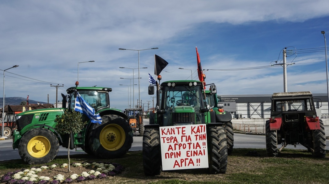 Τρακτέρ των αγροτών σε κινητοποίηση στη Λάρισα