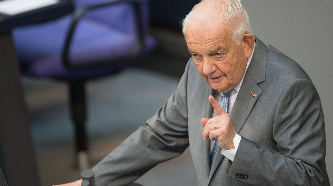 Ο ιστορικός Αλφρέντ Γκροσέ απεβίωσε σε ηλικία 99 ετών - Εξέδωσε πολυάριθμα βιβλία - Ο ρόλος του στην οικοδόμηση της γαλλογερμανικής συμφιλίωσης.