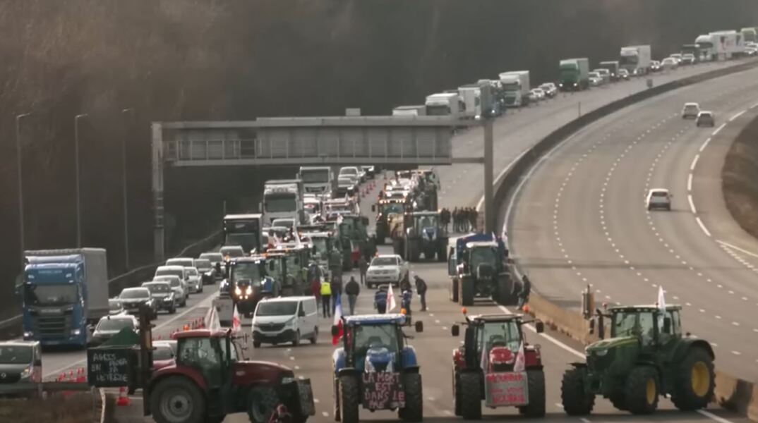 Ισπανία: Αγρότες κατέβηκαν με τα τρακτέρ τους στους δρόμους 